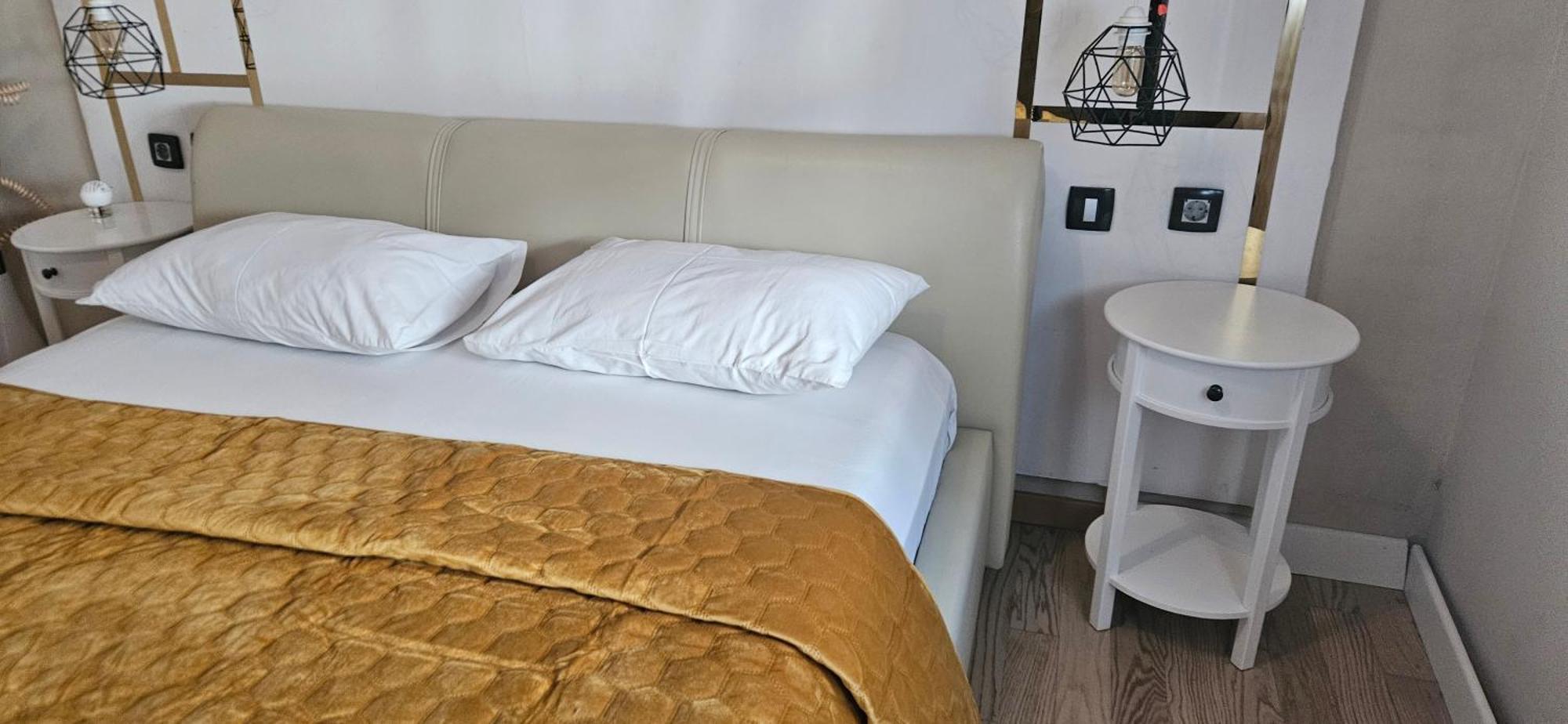 Apartament Gold & Gray