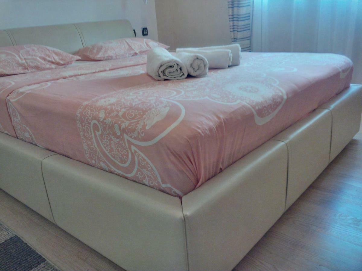 Apartament Gold & Gray
